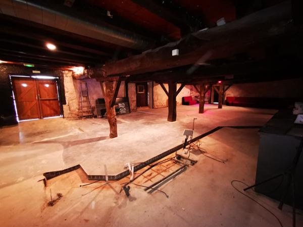 Location Local commercial326 m² - LUCON (85400)