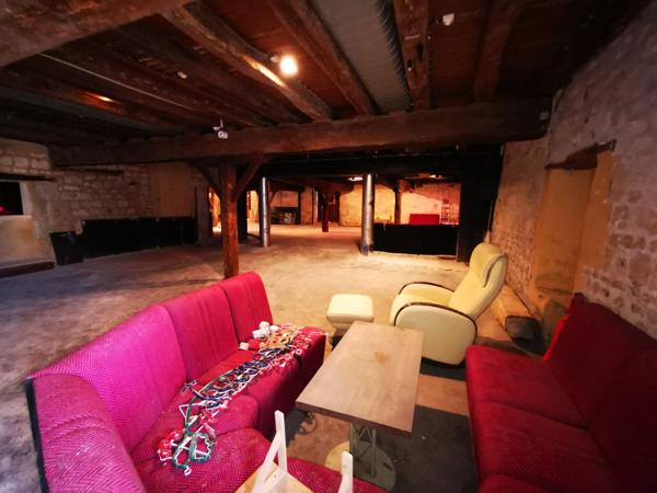 Location Local commercial326 m² - LUCON (85400)