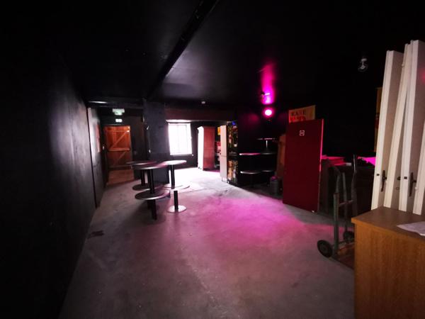 Location Local commercial326 m² - LUCON (85400)