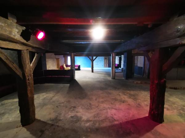 Location Local commercial326 m² - LUCON (85400)