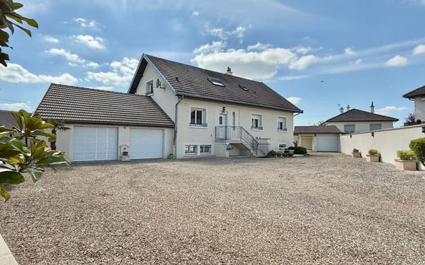 Maison à vendre    5 pièces •  Saint-Usage