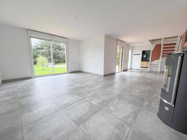 Maison - Savigné L'Evêque - 8 pièce(s) - 151 m²