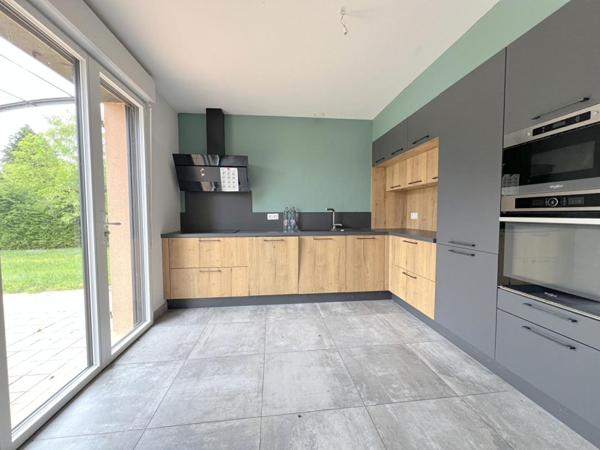 Maison - Savigné L'Evêque - 8 pièce(s) - 151 m²