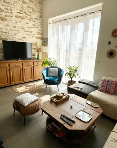 Belle longère à vendre à Bellevigne en Layon - 6 pièces, 194 m² - vie plain pied - 5 chambres.