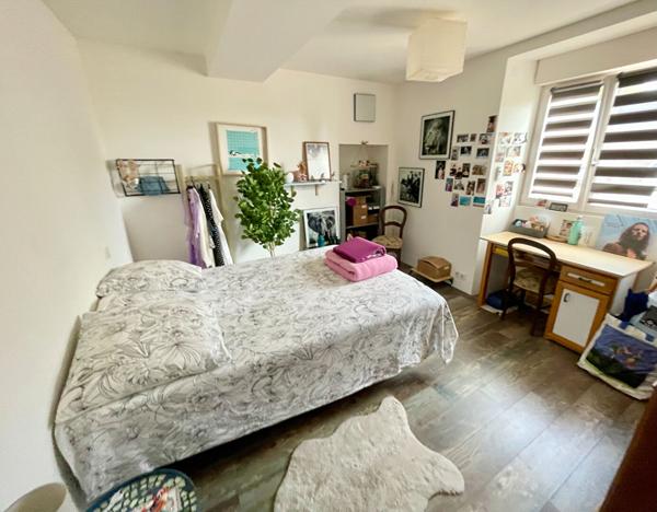 Belle longère à vendre à Bellevigne en Layon - 6 pièces, 194 m² - vie plain pied - 5 chambres.