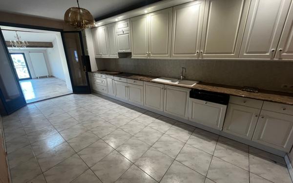 Maison à vendre    7 pièces • 237 m2 Castelnaudary