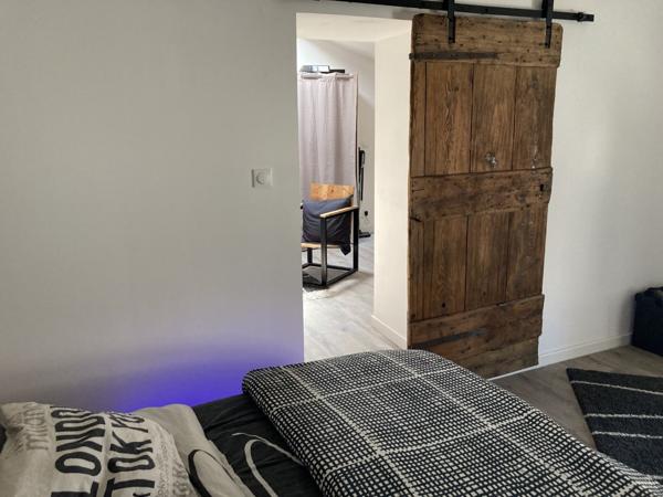 Ancien corps de ferme 425 m2 avec cour intérieure Roquemaure (30150)