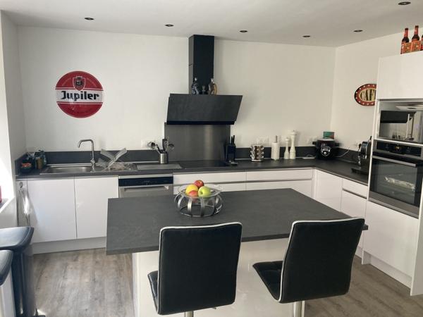 Ancien corps de ferme 425 m2 avec cour intérieure Roquemaure (30150)