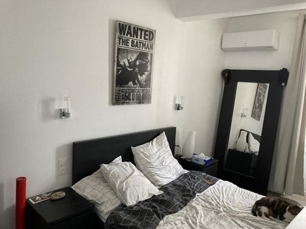 Ancien corps de ferme 425 m2 avec cour intérieure Roquemaure (30150)