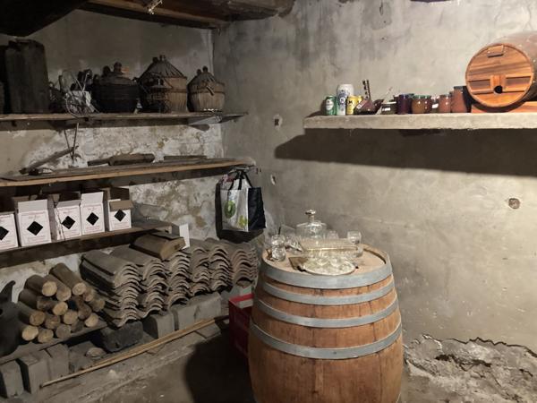 Ancien corps de ferme 425 m2 avec cour intérieure Roquemaure (30150)