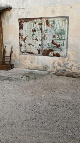 Ancien corps de ferme 425 m2 avec cour intérieure Roquemaure (30150)