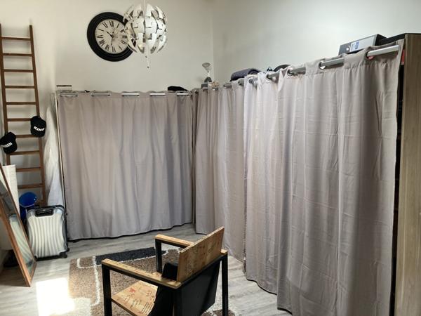 Ancien corps de ferme 425 m2 avec cour intérieure Roquemaure (30150)