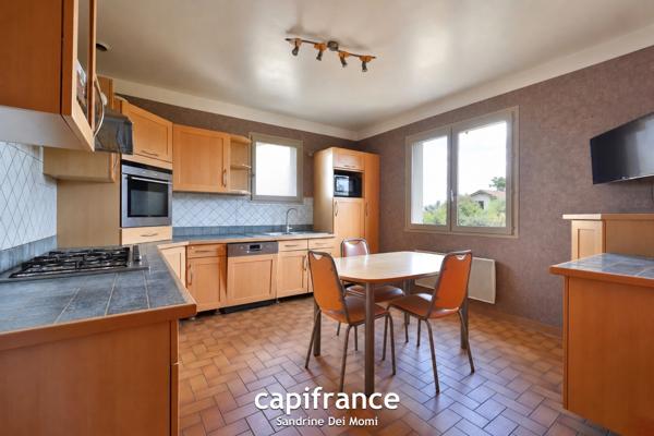 SOUCIEU EN JARREST - Maison de 98,50m² avec sous sol aménageable - Garage/atelier