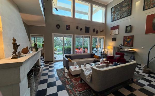 Maison à vendre    7 pièces • 196 m2 Avignon