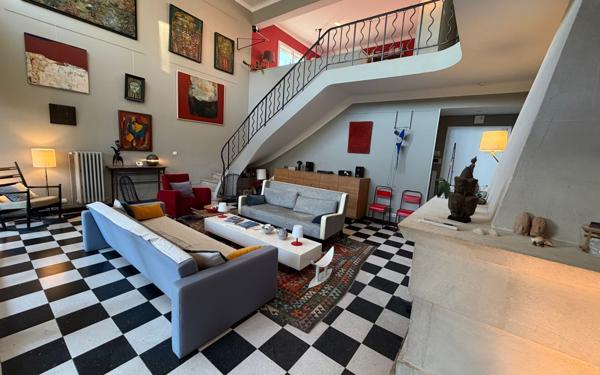 Maison à vendre    7 pièces • 196 m2 Avignon