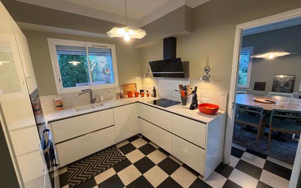 Maison à vendre    7 pièces • 196 m2 Avignon