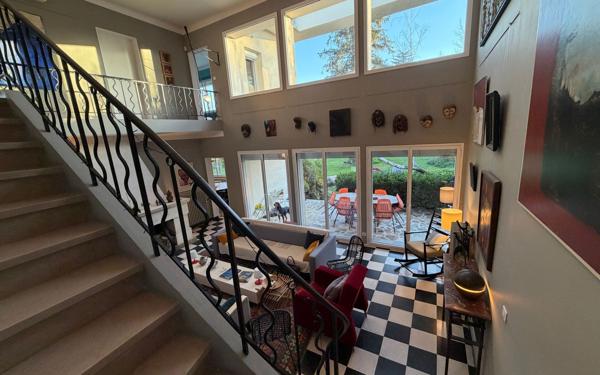 Maison à vendre    7 pièces • 196 m2 Avignon