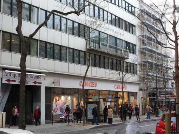 PARIS 14ème - Rue d'Alésia - En 2ème sous-sol - Parking couvert pour 1 voiture (env. 9m²).