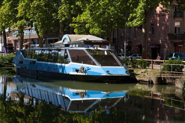 Bateau restaurant croisière sur le canal du midi