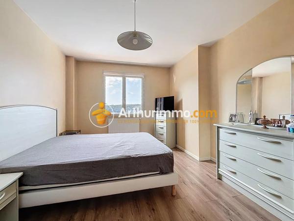 Vente Maison 6 pièces 205 m2 à Bourgoin-Jallieu