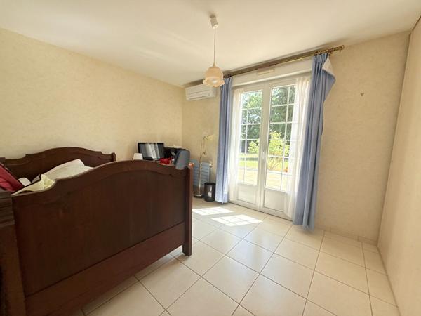 Superbe maison à la Meignanne, 8 pièces de 206 m2 - jardin