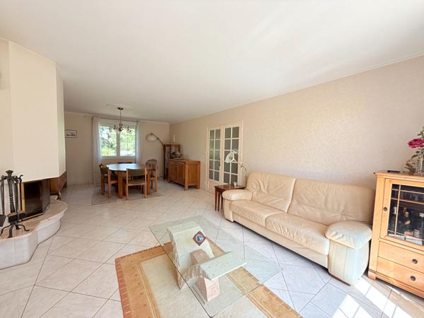 Superbe maison à la Meignanne, 8 pièces de 206 m2 - jardin