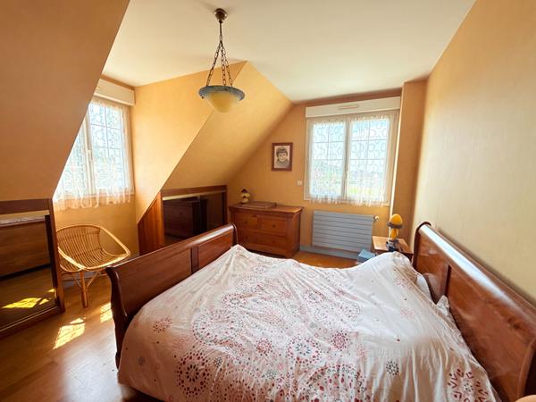 Superbe maison à la Meignanne, 8 pièces de 206 m2 - jardin