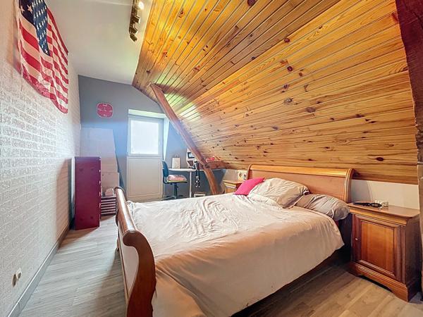 Charmante maison familiale à La Ménitré, 149 m² habitables, beaux volumes et dépendances