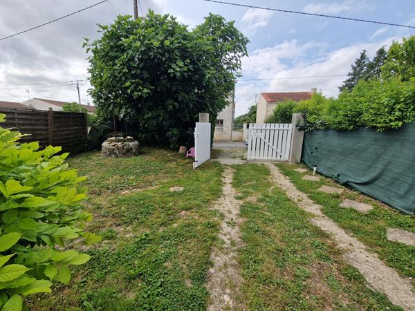 Immeuble Surgeres 10 pièce(s) 176.5 m2