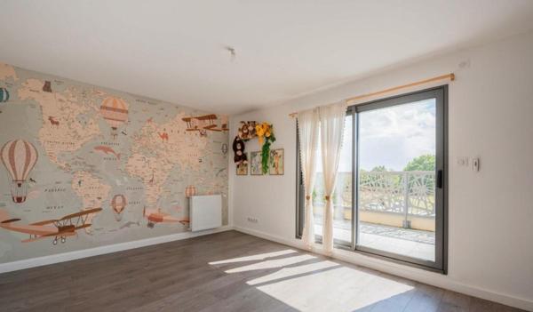 Contemporaine lumineuse, calme et haut de gamme