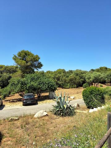 Joile maison T 3  traversante avec 2 terrasses , place de parking privative