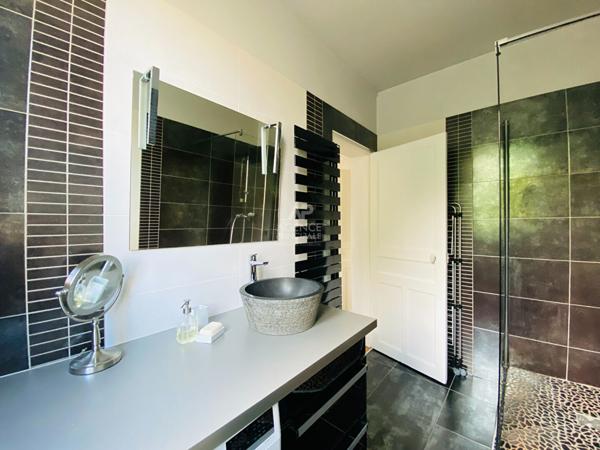 "Versailles Clagny" Bel appartement meublé refait à neuf de 3 pièces de 60 m2 ! Loyer 1 777 €/mois charges comprises **  - Référence  19752