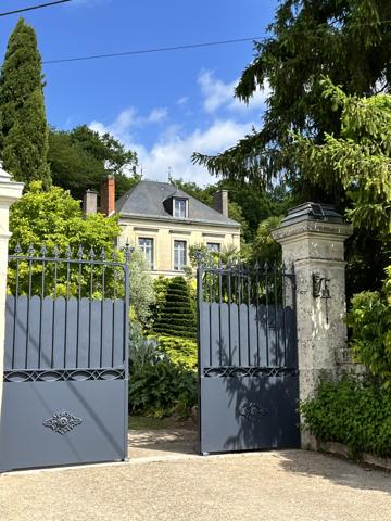 MAGNIFIQUE MAISON DE MAÎTRE TOURANGELLE DE 180 m² + SA MAISON D'AMIS DE 120m²