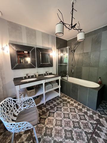 MAGNIFIQUE MAISON DE MAÎTRE TOURANGELLE DE 180 m² + SA MAISON D'AMIS DE 120m²