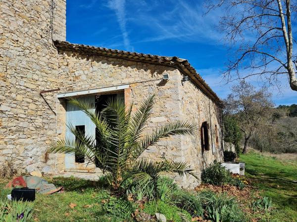 Durfort-et-Saint-Martin-de-Sossenac (30170) Maison de hameau sur 6000 m² au calme absolu avec terrasse et vue pnoramique, plus un chai de 100m² aménageabl