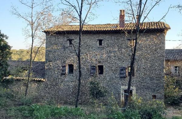 Durfort-et-Saint-Martin-de-Sossenac (30170) Maison de hameau sur 6000 m² au calme absolu avec terrasse et vue pnoramique, plus un chai de 100m² aménageabl