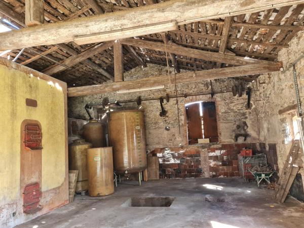 Durfort-et-Saint-Martin-de-Sossenac (30170) Maison de hameau sur 6000 m² au calme absolu avec terrasse et vue pnoramique, plus un chai de 100m² aménageabl