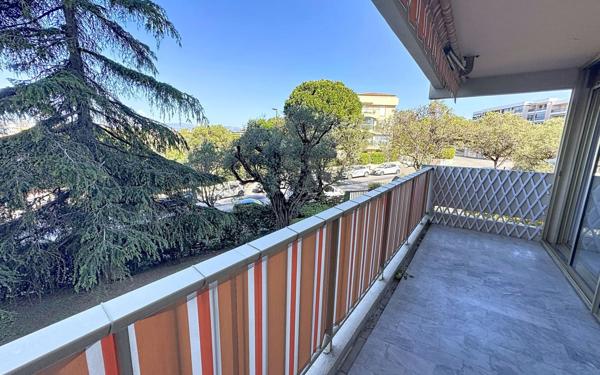Appartement à vendre    5 pièces • 135,29 m2 Antibes