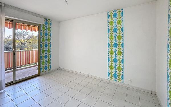 Appartement à vendre    5 pièces • 135,29 m2 Antibes