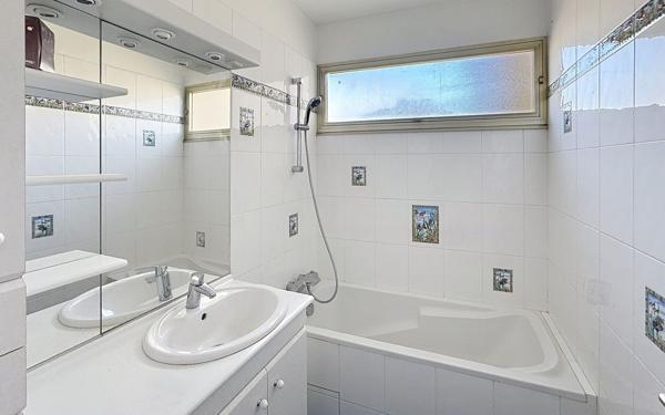 Appartement à vendre    5 pièces • 135,29 m2 Antibes