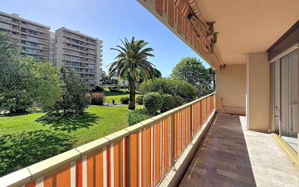 Appartement à vendre    5 pièces • 135,29 m2 Antibes