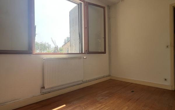 Vente Maison Plain pied avec garage à rénover Lafitte-sur-lot   