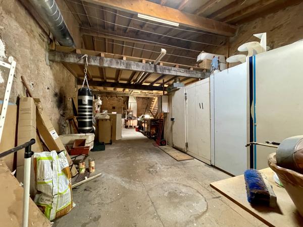 Immeuble
         20 pièces
        - 991 m² Exclusivité 250 000 € *