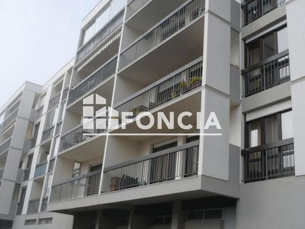 Location Appartement 2 pièces 50.5 m² - 215 Rue Leone de Joinville Gex 01170