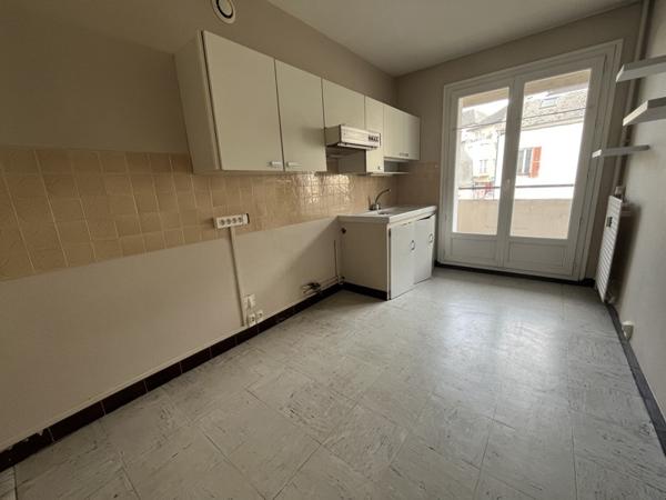 Appartement à louer 725 € CC Bourges 3 p 62 m² DPE E
