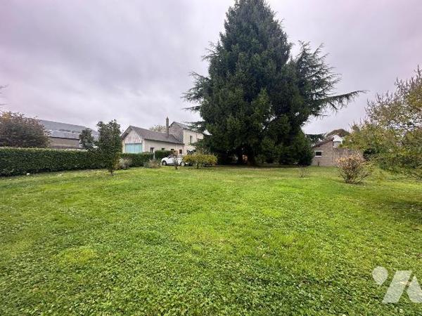 A VENDRE maison individuelle à rénover en plein centre de MESNIL-ESNARD (76240), T5, d'une surf...