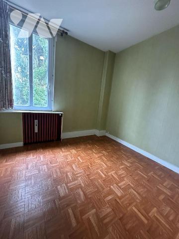 A VENDRE maison individuelle à rénover en plein centre de MESNIL-ESNARD (76240), T5, d'une surf...