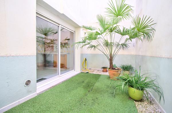 AGEN CENTRE - Maison de ville de 90m2, composée de 3 chambres et cour extérieur.