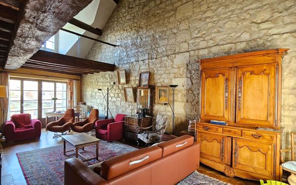 Maison à vendre    6 pièces •  Chinon