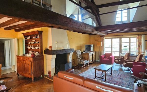 Maison à vendre    6 pièces •  Chinon